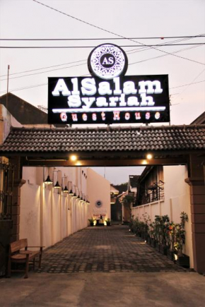  Alsalam Syariah Guesthouse  Суракарта